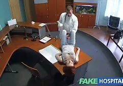 Dark Vador a collé le bâton youporn film entier dans le cul d'une mère torse nu sur les photos de la Princesse Leia.