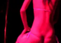 Portez des vêtements érotiques qui conviennent au film erotique gratuit en francais matin
