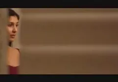 Femme nue avec élastique cul au lit et vous donner un porno complète vagin masculin.