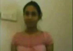 Une fille maigre sur film complet porno anal un pénis fort.