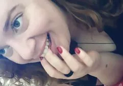 Les gens se film hard complet plaignent dans la baise lesbienne