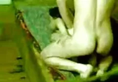 Masseuse coups client jeune graisse Poilu sur la film hard complet table