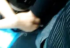 Noir hommes avec lunettes donner une fille sur la films x complets joue et Merde elle