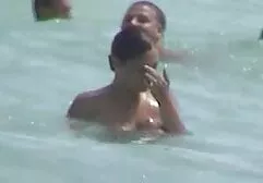 Tchèque fille essaie de surprendre films porno complet hd flic seins avec luxure.