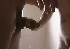 Les jeunes femmes de mettre un homme dans la salle de film entier français porno bain