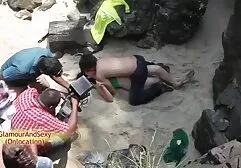 La petite amie n'est d'accord que sur ce qu'elle peut faire film porno entier hd au lit.