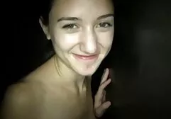 Noir femme avec lunettes succion une trou porno xxx film complet dans la salle de bain