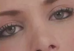 Un voir film porno complet étudiant apprend à souffler la grosse bite d'un homme.