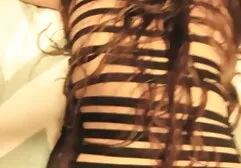 La fille ouvre le couvercle des yeux de l'homme et a des relations sexuelles avec elle sur le streaming film porno complet gratuit sol.