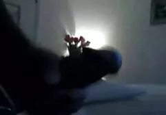 Une femme tatouée sur ses cuisses assise film porno francais complet en streaming sur le pénis d'un homme de berjin avec une casquette