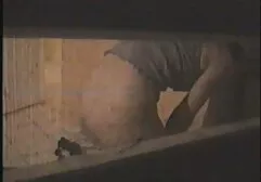 Femmes adultes avec des insertions travaillant film porno complet youtube avec leurs mains et leur bouche sur le pénis des candidats dans la voiture